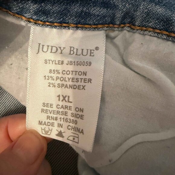 EUC JUDY BLUE High Waist Distressed Shorts #150059 1X 1XL Plus Size Womens - Picture 2 of 3